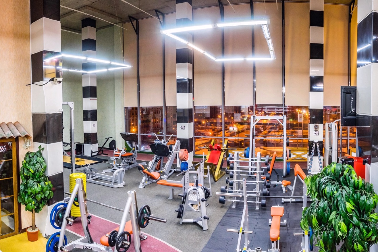 Фитнес-клуб у метро Бульвар Адмирала Ушакова: услуги, расписание, тренеры – «Зебра»