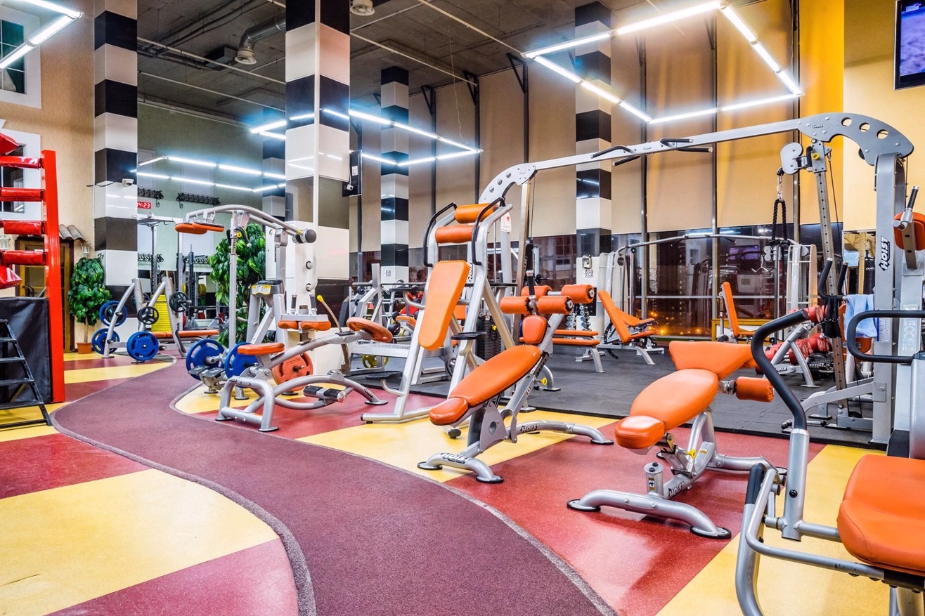 Фитнес-клуб у метро Бульвар Адмирала Ушакова: услуги, расписание, тренеры – «Зебра»