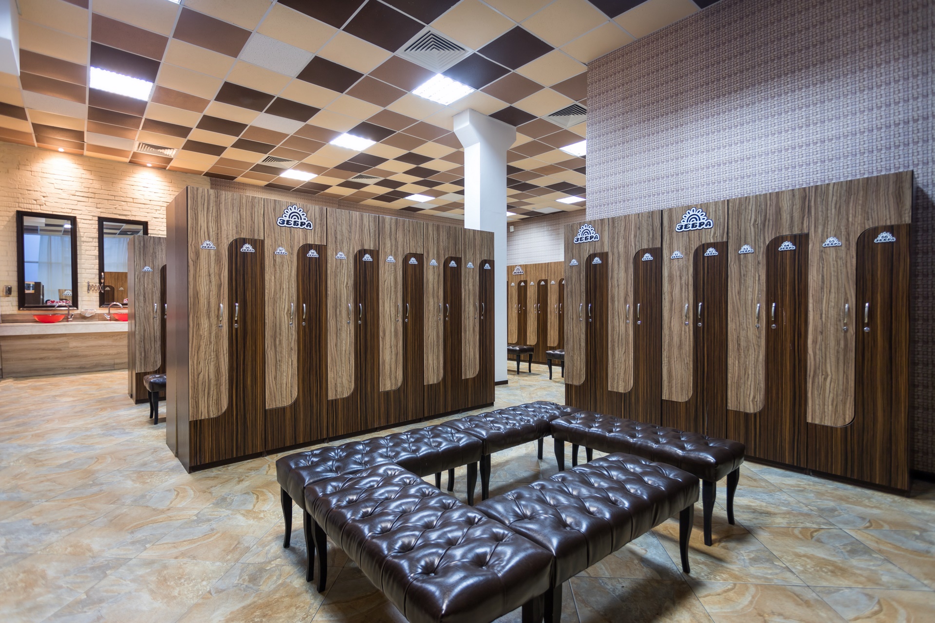 Фитнес-клуб у метро м. Калужская: услуги, расписание, тренеры  – «Зебра»