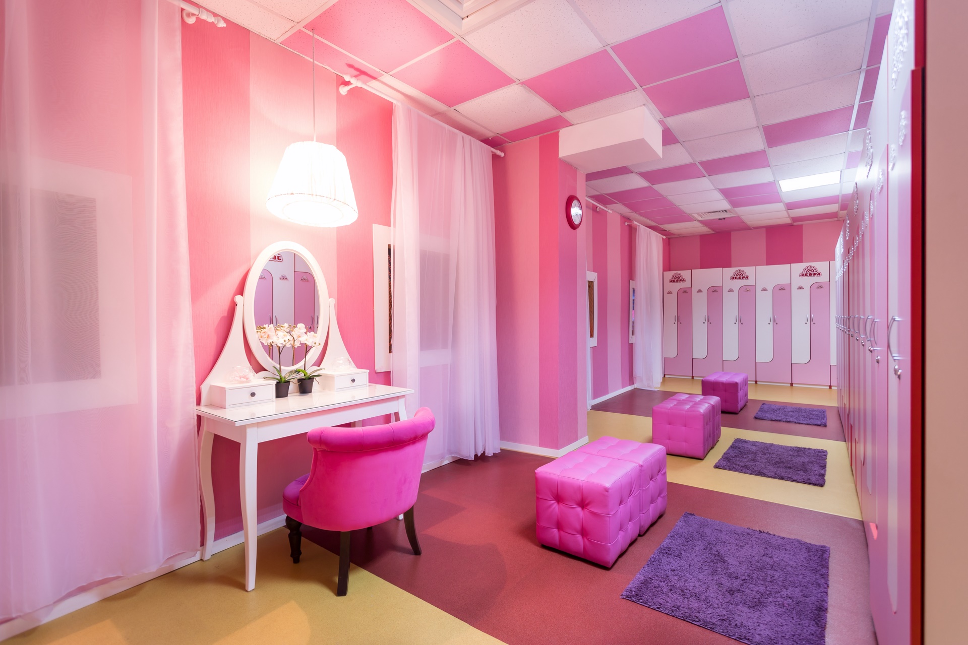 Фитнес-клуб у метро м. Калужская: услуги, расписание, тренеры  – «Зебра»