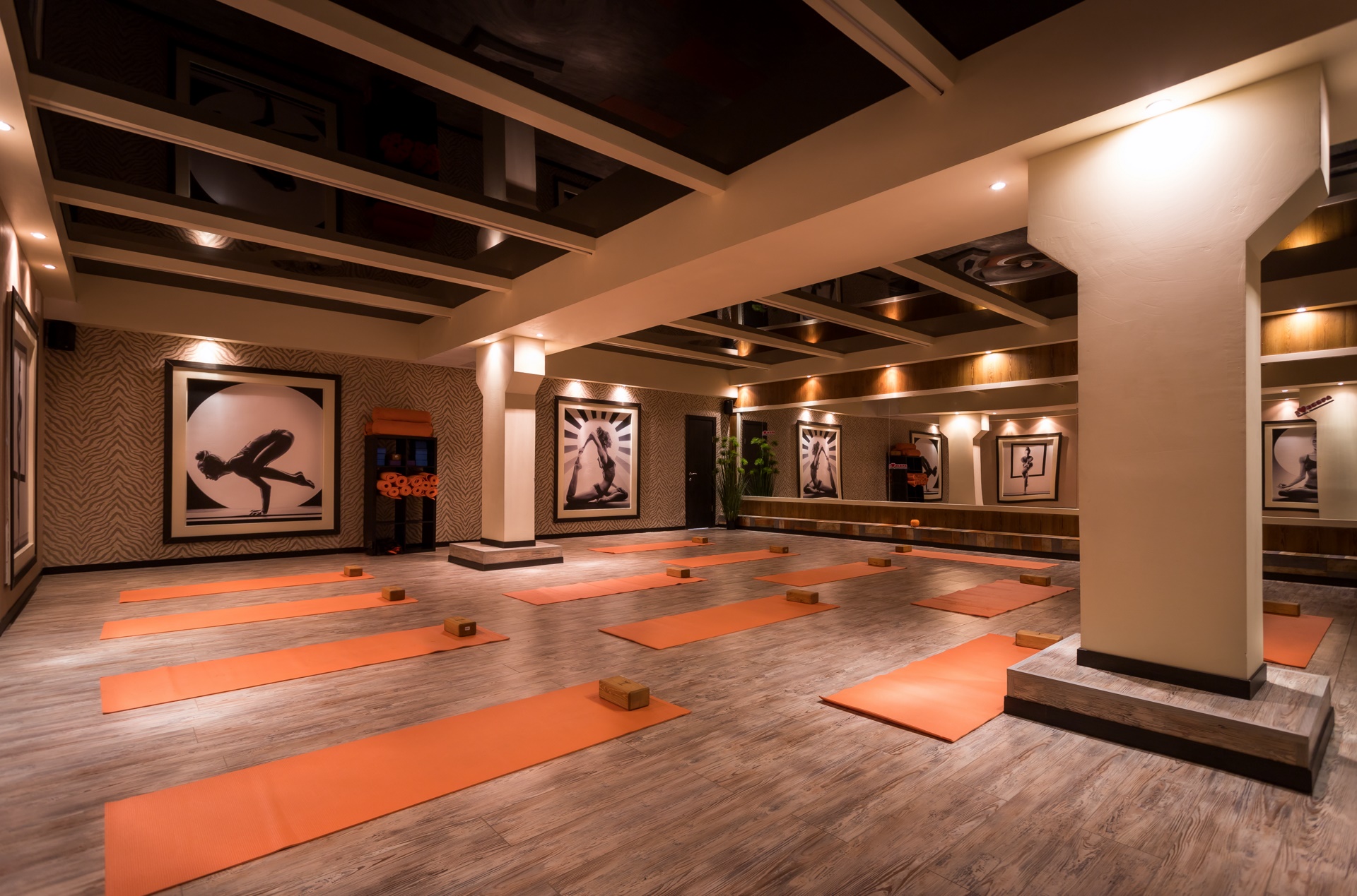 Фитнес-клуб у метро м. Калужская: услуги, расписание, тренеры  – «Зебра»