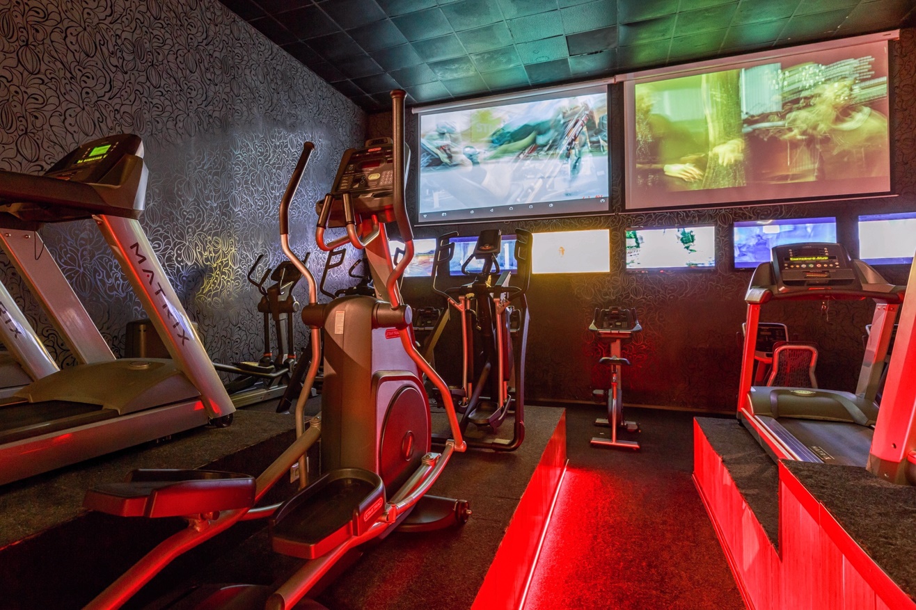 Фитнес-клуб у метро «Скобелевская»: услуги, расписание, тренеры  – «Зебра»